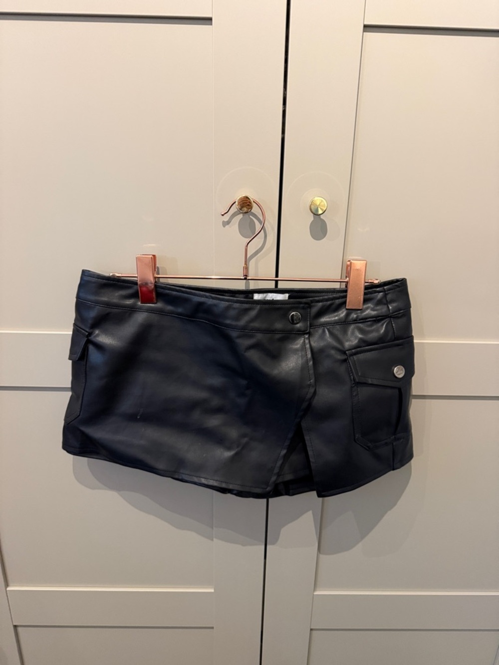 Superdown Faux Leather Black Women's Cargo Mini Skort